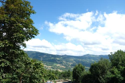Montecreto Apartment | Family-Friendly Retreat at Appennino Via Roma 66