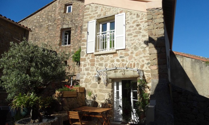 Appietto House | Idyllic Appietto House: Oceanfront Retreat Near Ajaccio