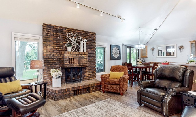 Filer Cottage | Perfect Retreat at Apple Cottage | Family-Friendly Amenities