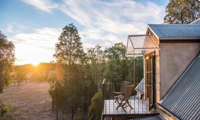 Budgee Budgee House | Experience Tranquility at Apple Tree Cottage - Country Retreat