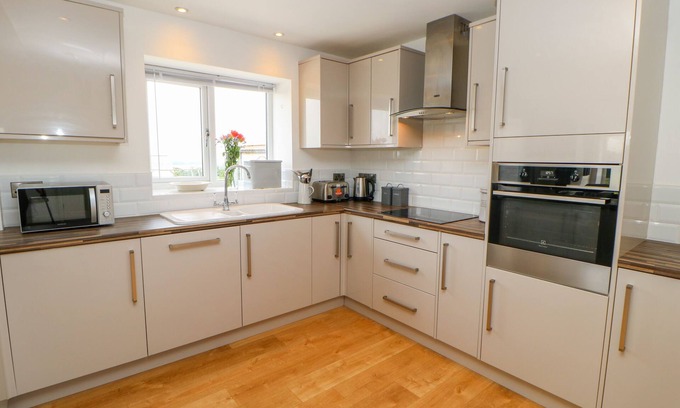 Thirsk Cottage | Family-Friendly Apple Tree Cottage with Garden in Northallerton