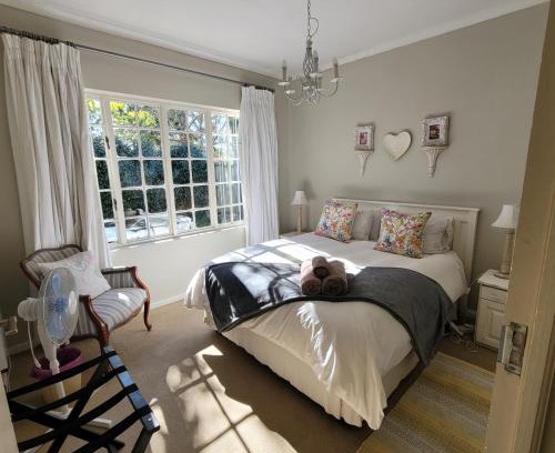 Grahamstown House | Discover AppleBee Guest Cottages: 4-Star Oceanfront Retreat