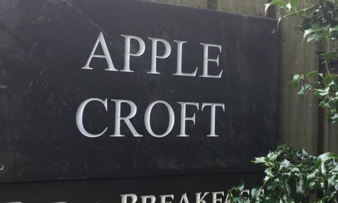 Carlyon Bay Bed & Breakfast | Discover Applecroft Bed and Breakfast - Rated 9/10 by Guests