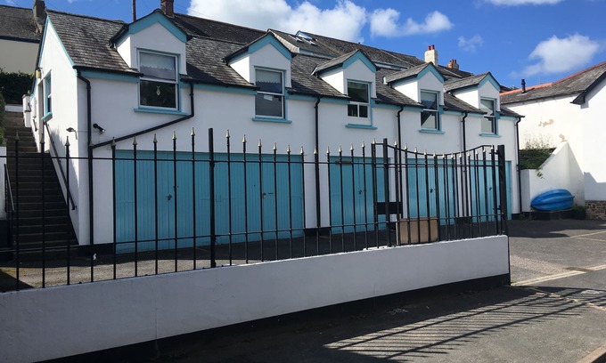 Appledore Apartment | Unforgettable Appledore Stay: Oceanfront, Pool & Parking