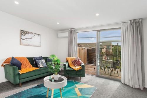 Linwood Apartment | Appt 2 on Armagh 2Bdrm 2 Bthrm Free Park