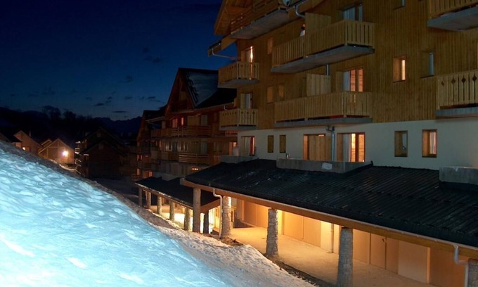 Saint-Francois-Longchamp Apartment | Cozy Apartment Near Slopes with Pool and Hot Tub Access