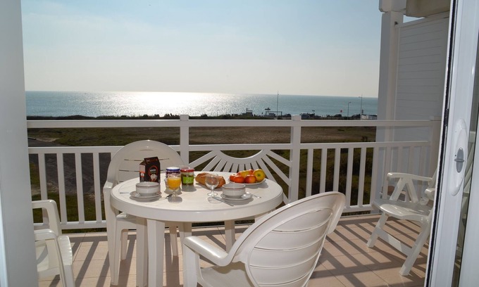 Chateau-d'Olonne Apartment | Experience Family Comfort at APPT A 104 with Ocean Views
