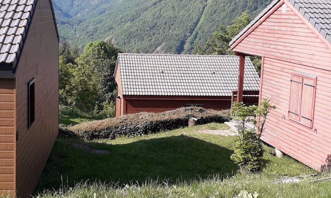 Ignaux Apartment | Cozy Appt T2 à Ignaux: Child-Friendly Retreat at 1000m