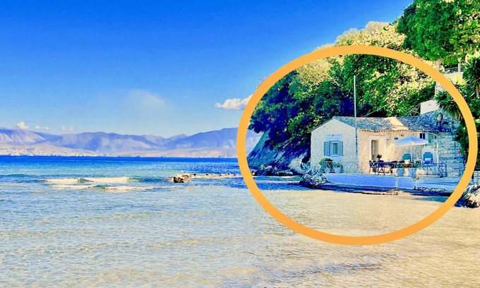 Apraos Villa | Idyllic Apraos Beachfront Studio with Ocean View & Spa