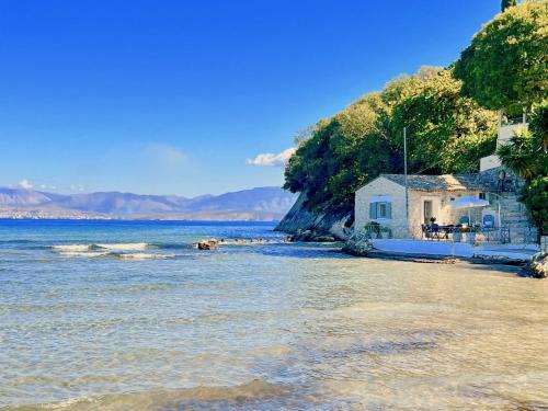 Apraos Villa | Beachfront Studio with Ocean View at Apraos by DadoVillas