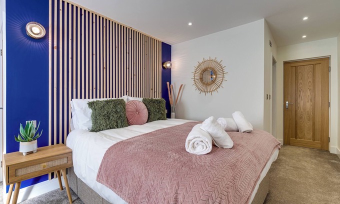 Scarborough Apartment | Pet-Friendly Ground Floor Apartment Near North Bay Beach