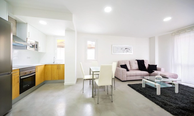 Perillo Apartment | Cozy 2-Bedroom Apartment for Families | Rueiro 17 - 1A