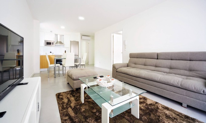 Perillo Apartment | Comfortable 2-Bedroom Apartment on Rueiro 17 - Bass B