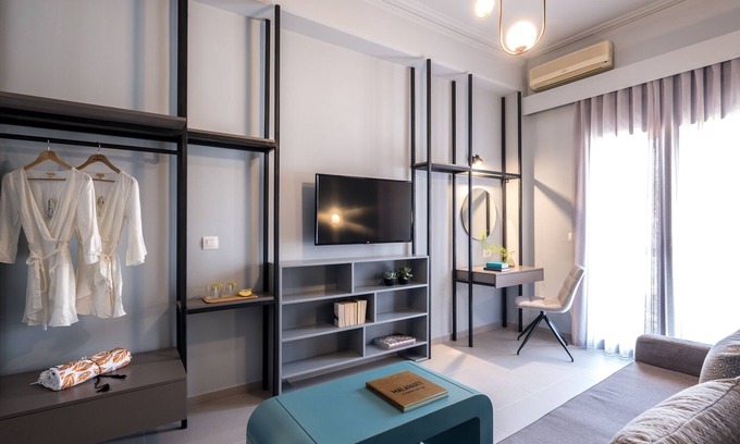 Nafplion City Centre Apartment | Modern Chic Apartment in Nafplio - Guest Rated 10/10