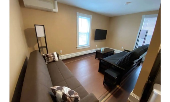 Hydeville Apartment | Dog-Friendly Inn with Lake Views & Boat Slip at Apt 3A