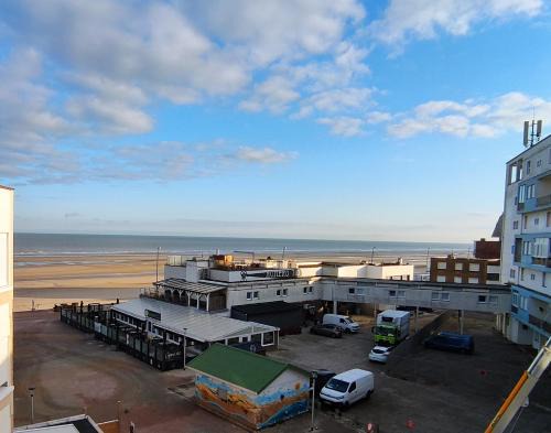 Bray-Dunes Apartment | Duplex with Ocean View for Families - Rated 9/10