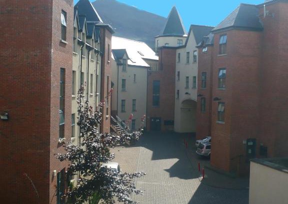 Newcastle Apartment | Exceptional Stay at Apt 7A Waterfoot Apartment - 4 Star Rating