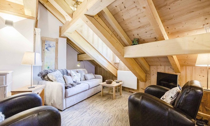 Les Alberts Apartment | Discover Apt Amelie: 2-Bed Duplex with Ocean Views