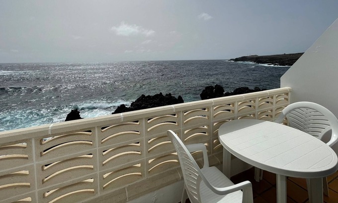 Tamaduste Apartment | Oceanfront Apt with Unbeatable Views and Family Amenities