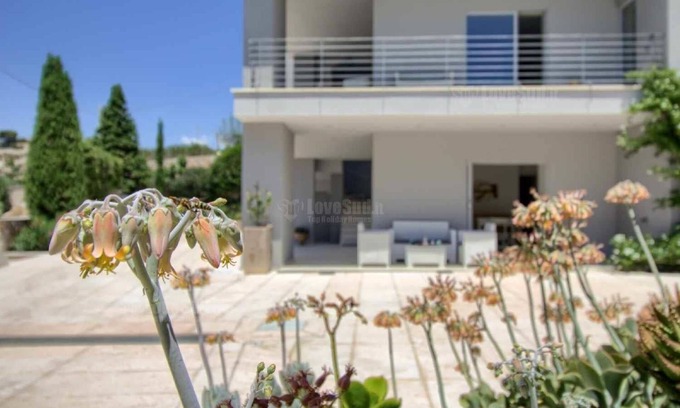 Torre Vado House | Beach View Villa Controvento: Family-Friendly Retreat