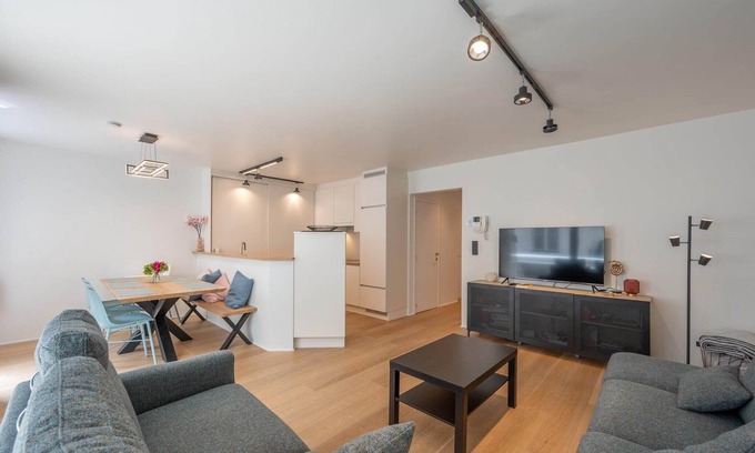 Duinbergen Apartment | Apt by Duinbergen Beach