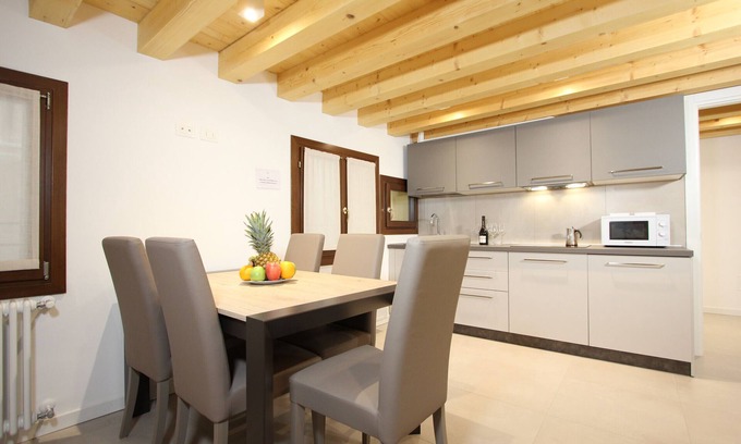 Cannaregio Apartment | Perfectly Located Apt. Ca' Puccetti Near Rialto's Bridge