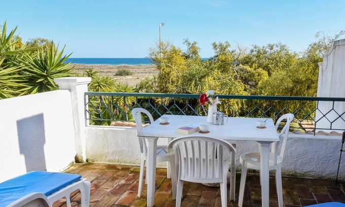 Meia Praia Apartment | Casa na Costa: Oceanfront Retreat Just Steps from the Beach