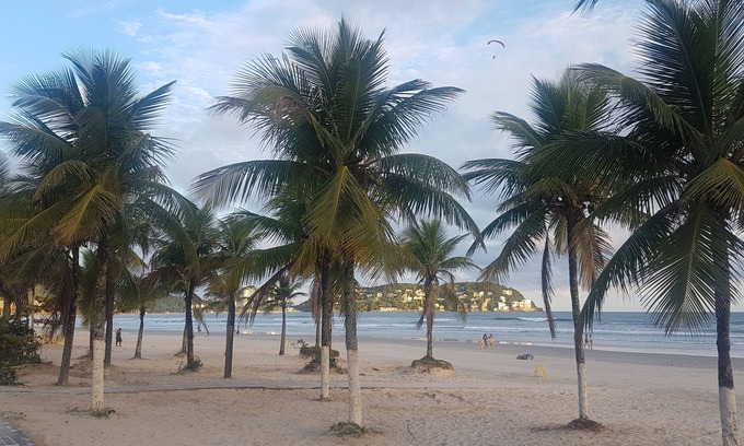 Enseada Apartment | Cozy Apt Just 100m from Enseada Beach - Rated 9.8/10!
