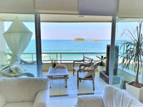 Governador Celso Ramos Apartment | Oceanfront Apartments in Governador Celso Ramos, Brazil
