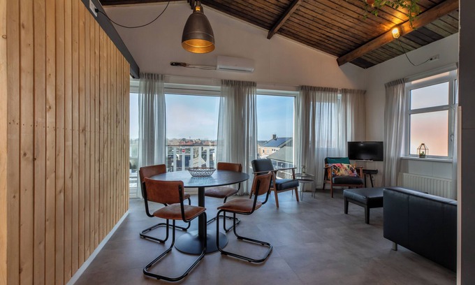Koudekerke Apartment | Cozy Apt at Dorpsplein 6 with Ocean View and Spa