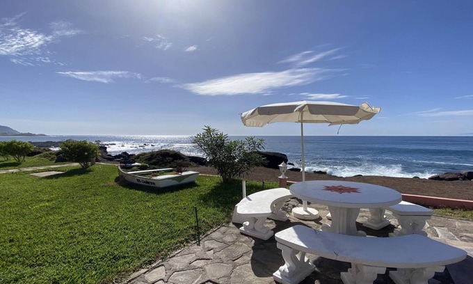 Playa de la Calera Apartment | Cozy Apt. El Guirre Nº 9 - One Bedroom for Relaxing Retreat