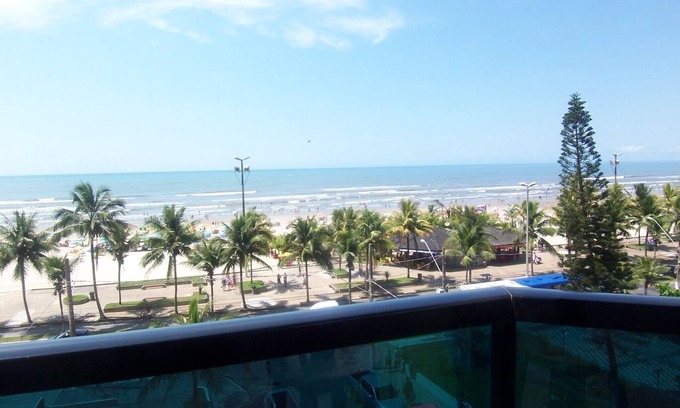 Tupi Apartment | Cozy Oceanfront Retreat with Pool and Suite - Great Location
