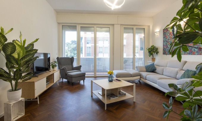 San Donato-San Vitale Apartment | Comfortable Stay at Apt. HouSmart Fossolo 28 with Spa & Kitchen