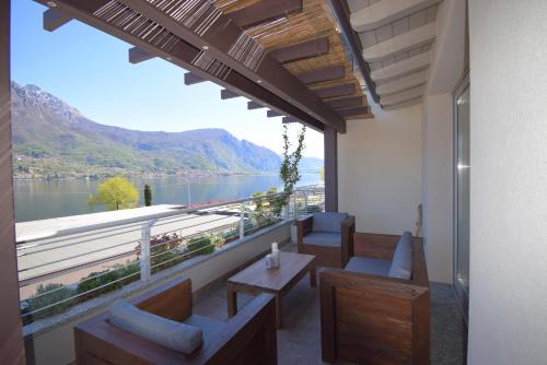 Oliveto Lario Apartment | Cozy Apt Jolanda in Bellagio with Oceanfront Views