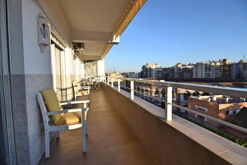 Campos Eliseos Apartment | Stylish 4-Star Apartment Reding - Ideal for Families