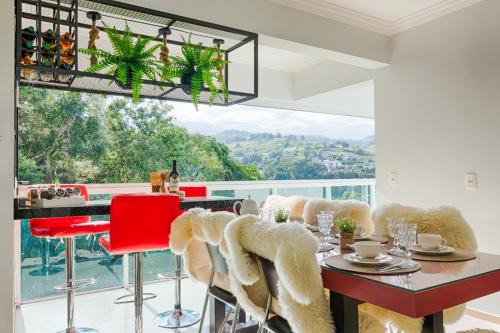 Piratuba Apartment | Modern Apartment Steps from Termas - Rated 9/10