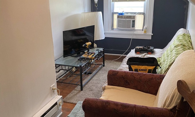 Olney-Oak Lane Apartment | Cozy Apt near Temple in St. Christ with Pet-Friendly Amenities