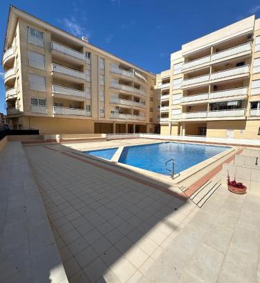 Oropesa del Mar Cabin | Inviting Apto Oropesa Pueblo: Pet-Friendly Retreat with Pool