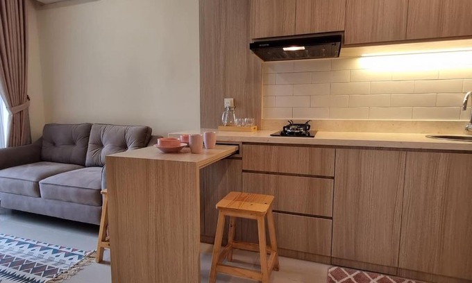 Ragunan Apartment | Budget-Friendly 1BR Apartment with Pool & Netflix Access