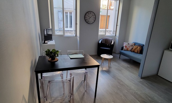 Bagneres-de-Bigorre Apartment | Apt T2 Centre Historique de Bagnères de Bigorre Toutes Commodités à 3min à Pied
