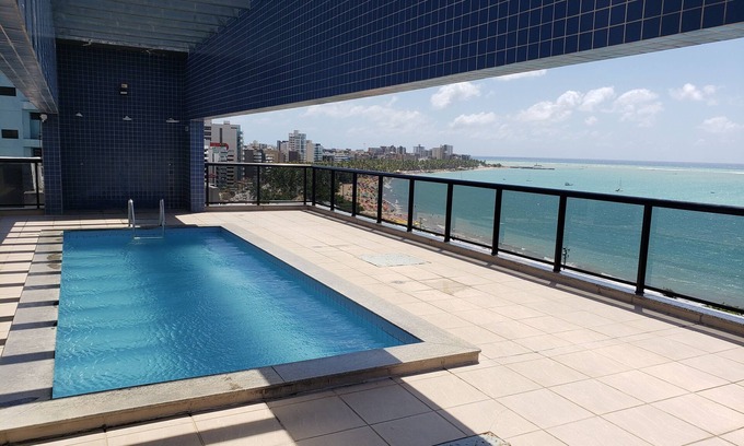 Pajucara Apartment | Exceptional Ocean View Accommodation for 10 in Beira
