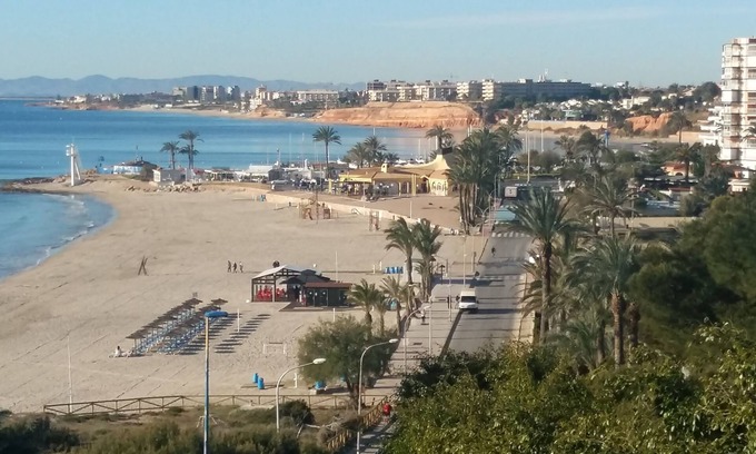 Orihuela Costa House | Modern Apartment with Beach Access and Top Amenities