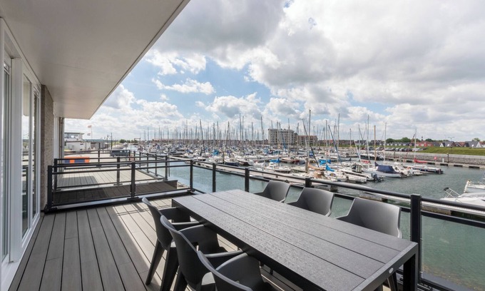 Sint-Annaland Apartment | Elegant Vista Maris Apartment with Spa and Kitchen Amenities