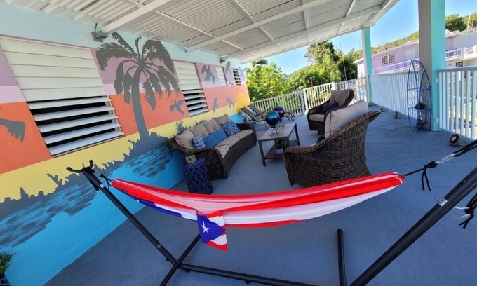 Coto Apartment | Relaxing Apt with Pool Deck, Steps to the Beach