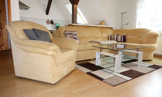 Gollwitz Apartment | Inviting WIND ROSE - Oceanfront Retreat for Family Getaways