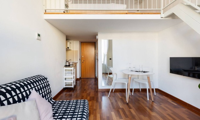 Magenta Apartment | Elegant Apartment with Balcony in Milano-C.so Magenta