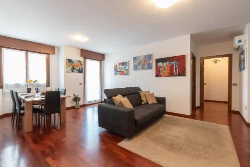 Padova Apartment | Elegant Apt X6 with Large Balcony & Free Parking Available