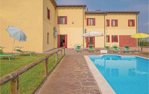 Ariano nel Polesine Apartment | Budget-Friendly Apt,5 with Pool and Pet-Friendly Amenities