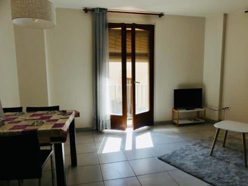 Vic Apartment | Cozy Apartment in the Heart of Vic - Family-Friendly Stay
