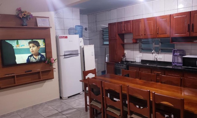 Enseada Apartment | Spacious 3-Bedroom Apartment Near Beaches with WiFi